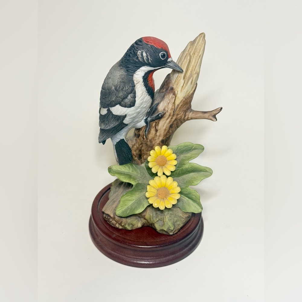 Andrea by Sadek DOWNY WOODPECKER Porcelain Bird Figurine #9386 W/ Wood Base VTG